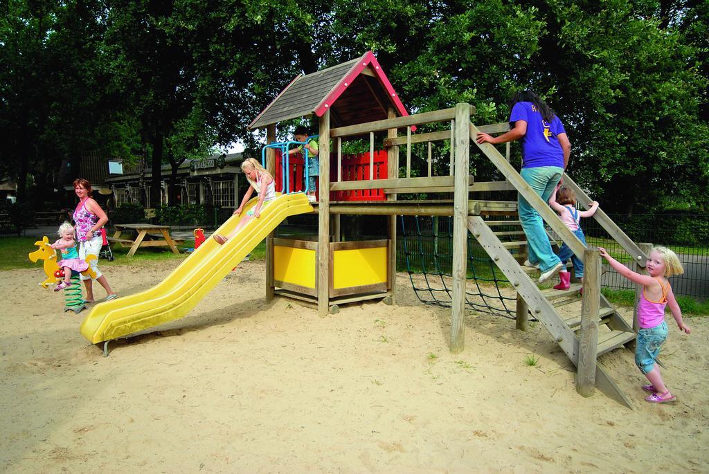 Roompot Recreatiepark De Tolplas Vriezenveen Buitenkant foto